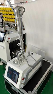Metal RF Tube 60W Skin Rejuvenation Co2 Fractional Laser Machine Price 10600nm Portable Fractional Co2 Laser Machine